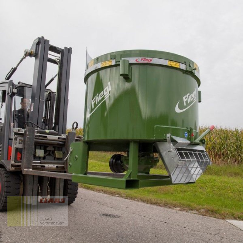 Ladeschaufel des Typs Fliegl MSSFLA080200 MISCHMEISTER 802, Neumaschine in Altenstadt a.d. Waldnaab (Bild 2)