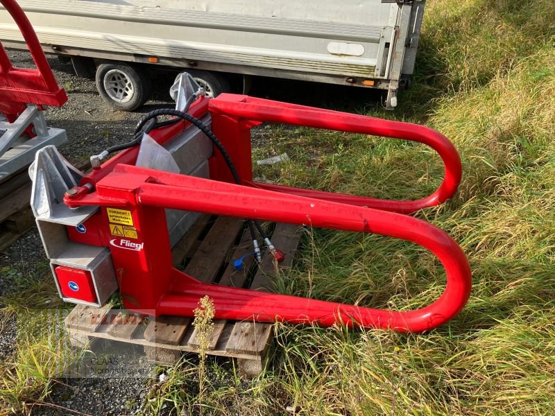 Ladeschaufel des Typs Fliegl QBZFLM000000 QUADERBALLENZANGE, Neumaschine in Hollfeld (Bild 2)