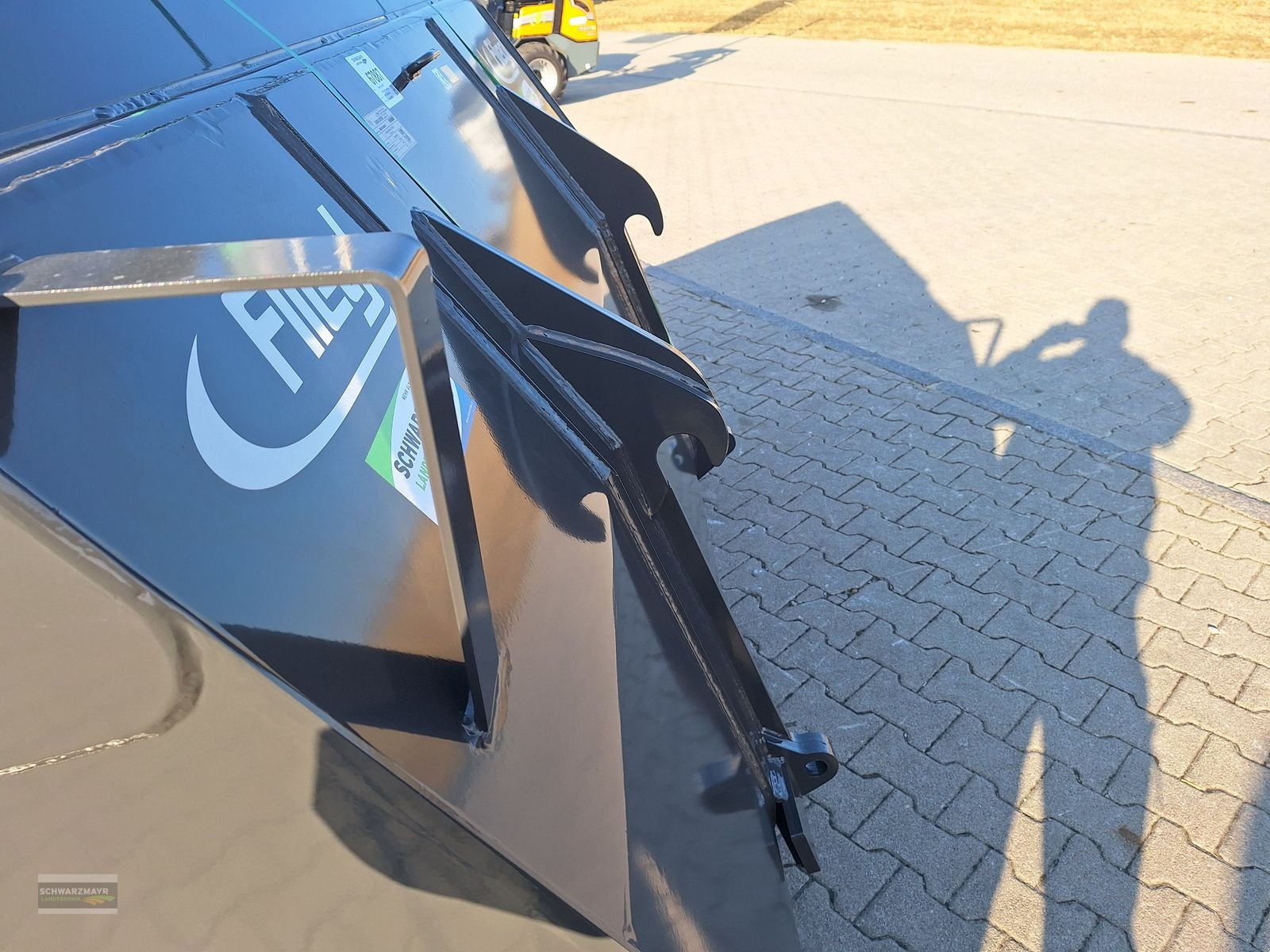 Ladeschaufel des Typs Fliegl Schüttgutschaufel 24, Neumaschine in Gampern (Bild 8)