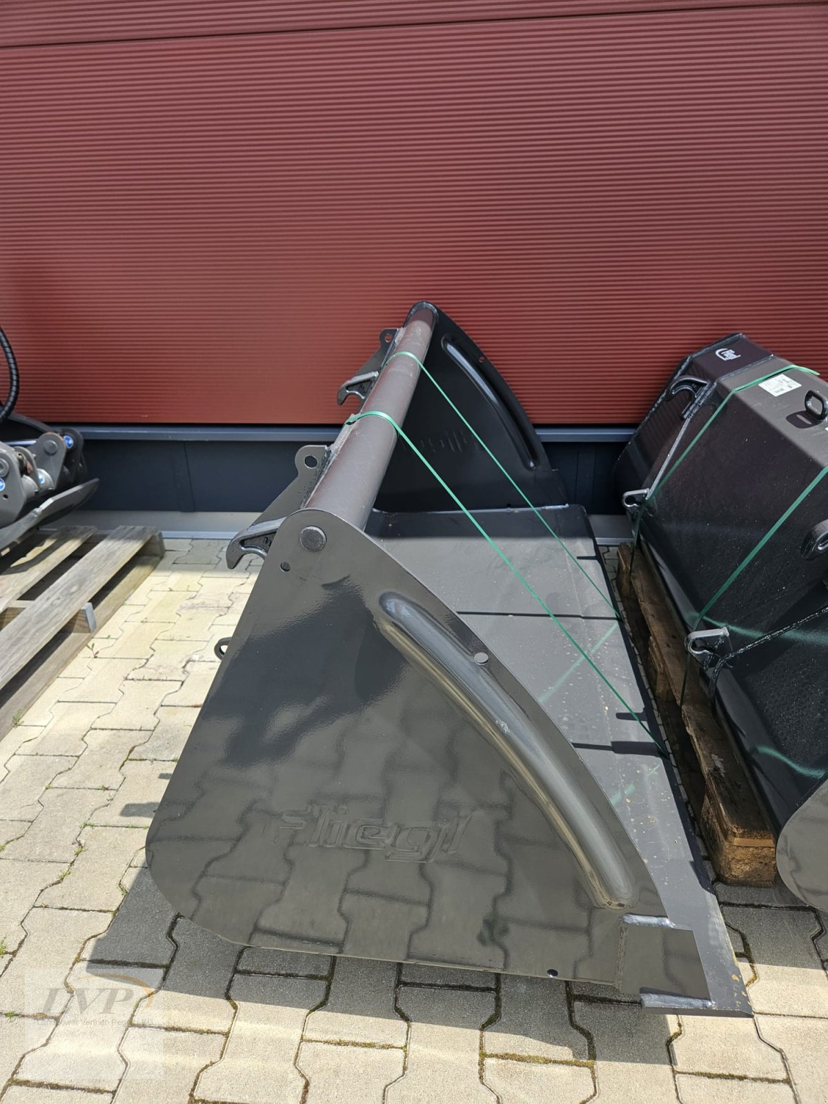 Ladeschaufel des Typs Fliegl Schwergutschaufel >>Standard 1800mm<<, Neumaschine in Hohenau (Bild 1)
