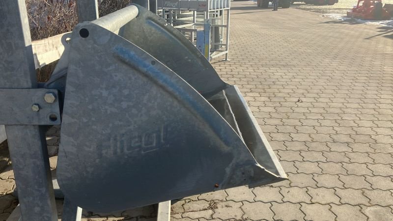 Ladeschaufel of the type Fliegl SCHWERGUTSCHAUFEL, Neumaschine in Obersöchering (Picture 2)