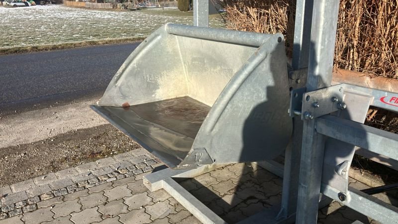 Ladeschaufel of the type Fliegl SCHWERGUTSCHAUFEL, Neumaschine in Obersöchering (Picture 1)