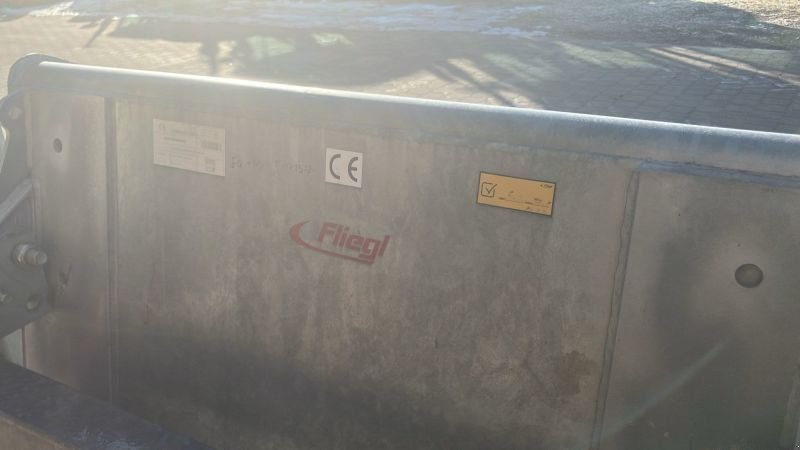 Ladeschaufel of the type Fliegl SCHWERGUTSCHAUFEL, Neumaschine in Obersöchering (Picture 3)