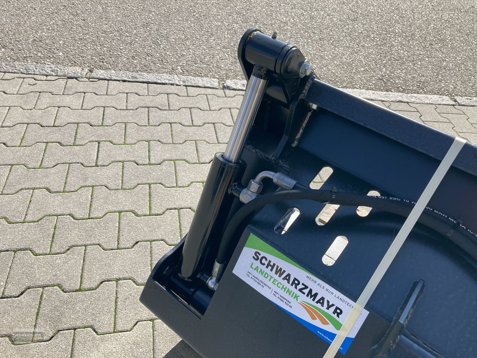 Ladeschaufel des Typs GiANT 4-1 Schaufel 1300mm, Neumaschine in Aurolzmünster (Bild 11)