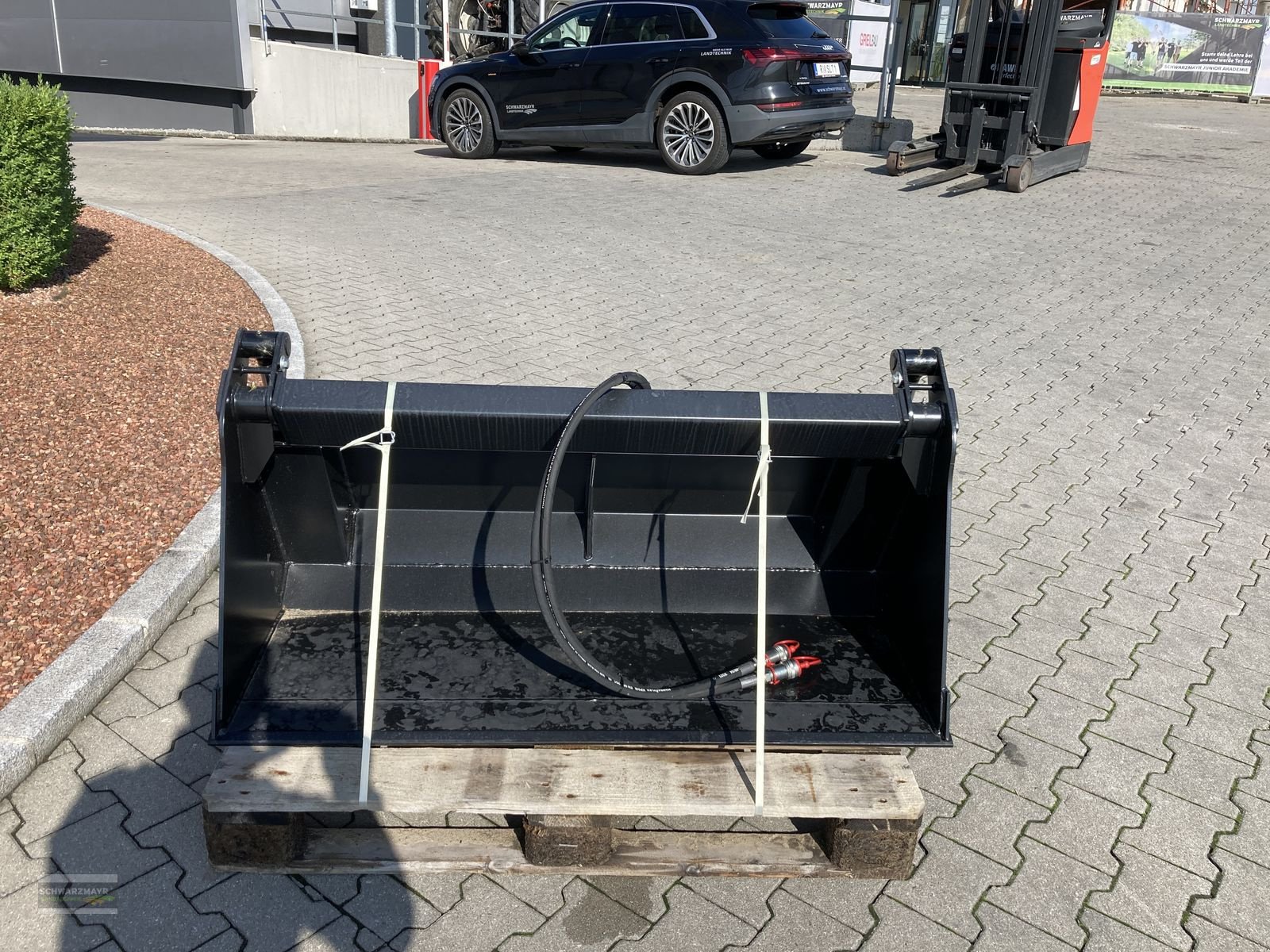 Ladeschaufel des Typs GiANT 4-1 Schaufel 1300mm, Neumaschine in Aurolzmünster (Bild 2)