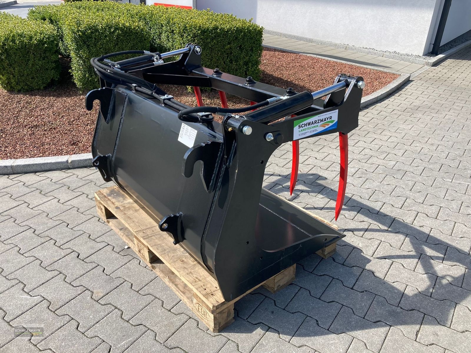 Ladeschaufel des Typs GiANT Dung-Silageschaufel 1300mm, Neumaschine in Aurolzmünster (Bild 9)