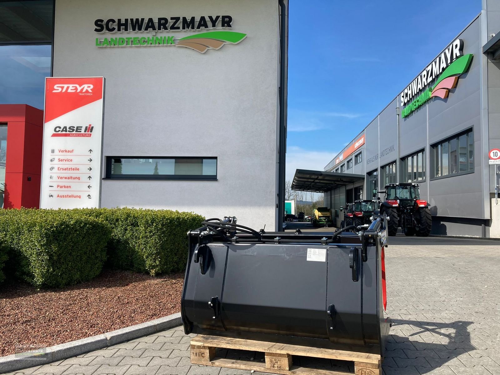 Ladeschaufel des Typs GiANT Dung-Silageschaufel 1300mm, Neumaschine in Aurolzmünster (Bild 2)