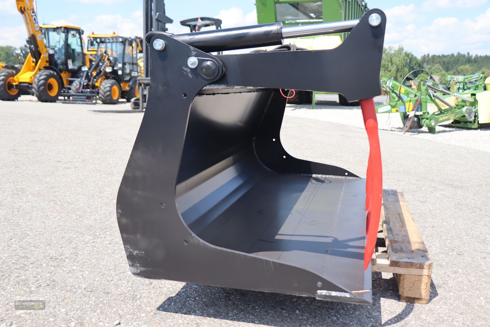 Ladeschaufel of the type GiANT Dung-Silageschaufel 1750mm, Neumaschine in Aurolzmünster (Picture 9)