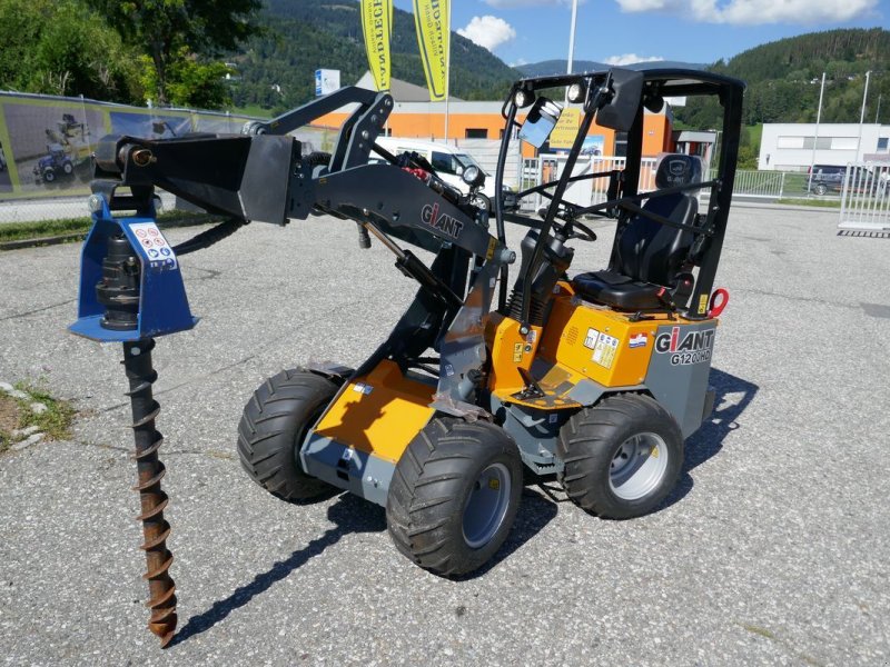 Ladeschaufel des Typs GiANT Erdbohrer 100/200, Gebrauchtmaschine in Villach (Bild 1)