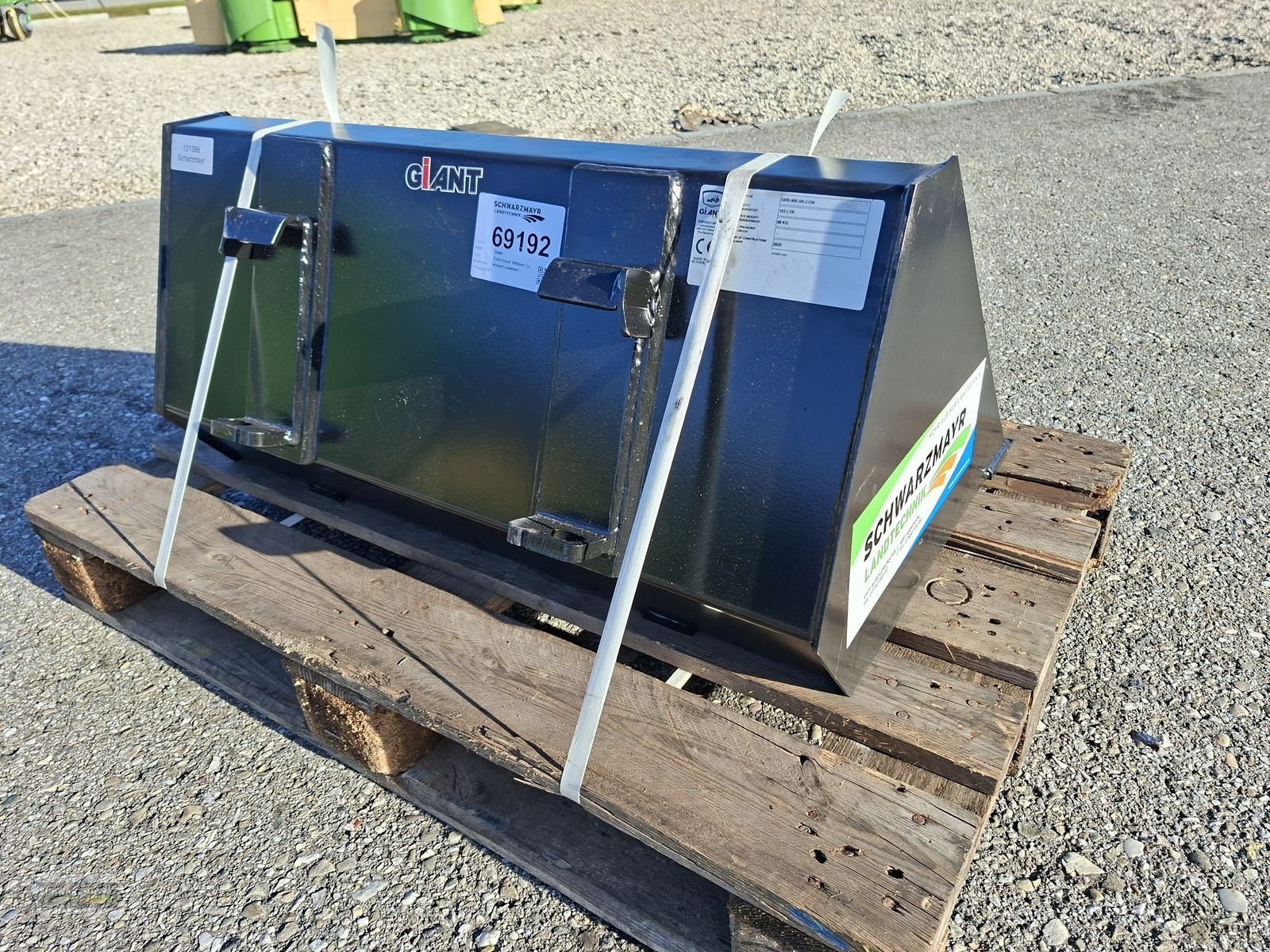 Ladeschaufel des Typs GiANT Erdschaufel 900mm, Neumaschine in Aurolzmünster (Bild 8)