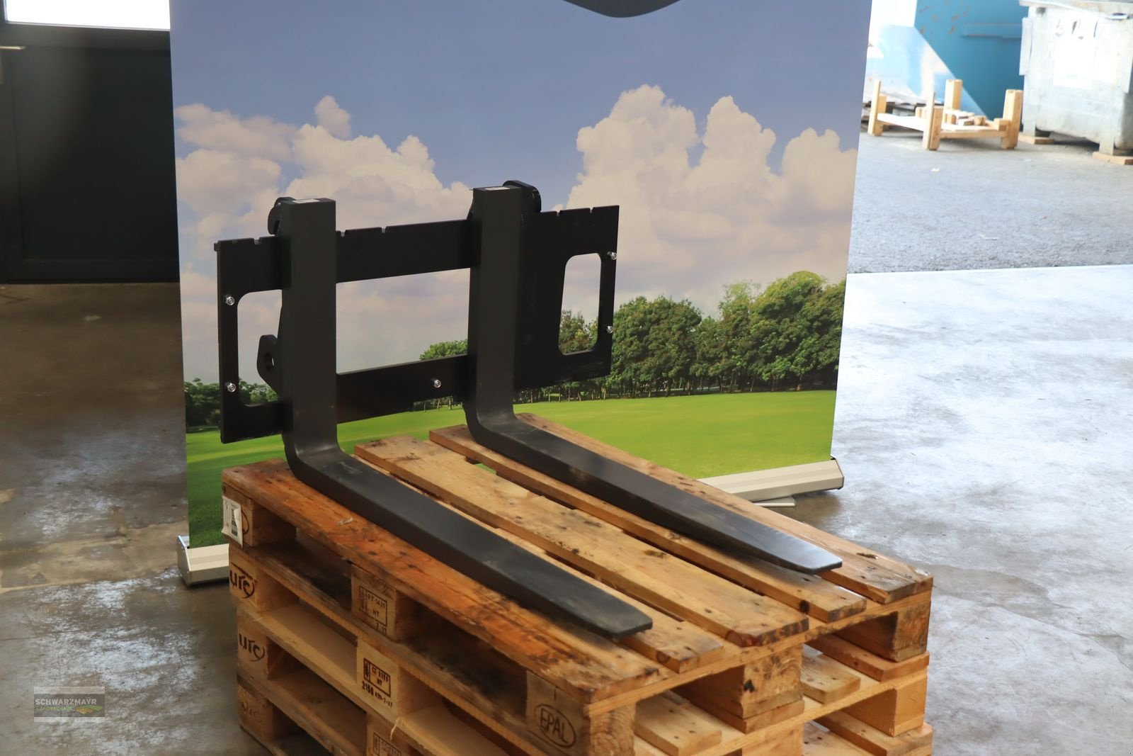 Ladeschaufel des Typs GiANT Palettengabel 1000mm, Neumaschine in Aurolzmünster (Bild 3)