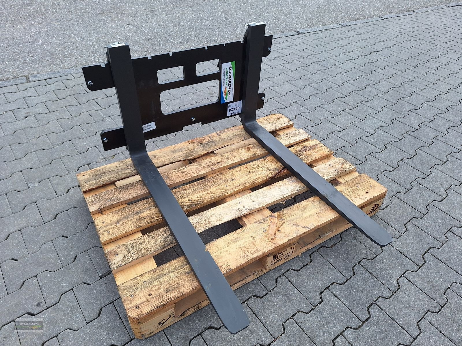 Ladeschaufel des Typs GiANT Palettengabel 950mm, Neumaschine in Aurolzmünster (Bild 5)