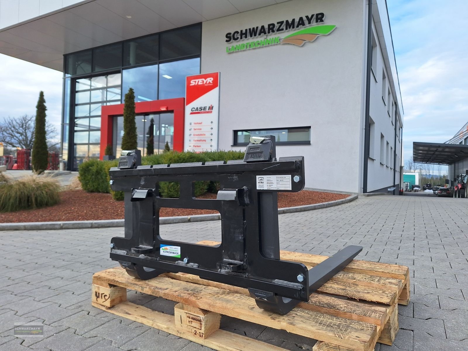 Ladeschaufel des Typs GiANT Palettengabel 950mm, Neumaschine in Aurolzmünster (Bild 1)