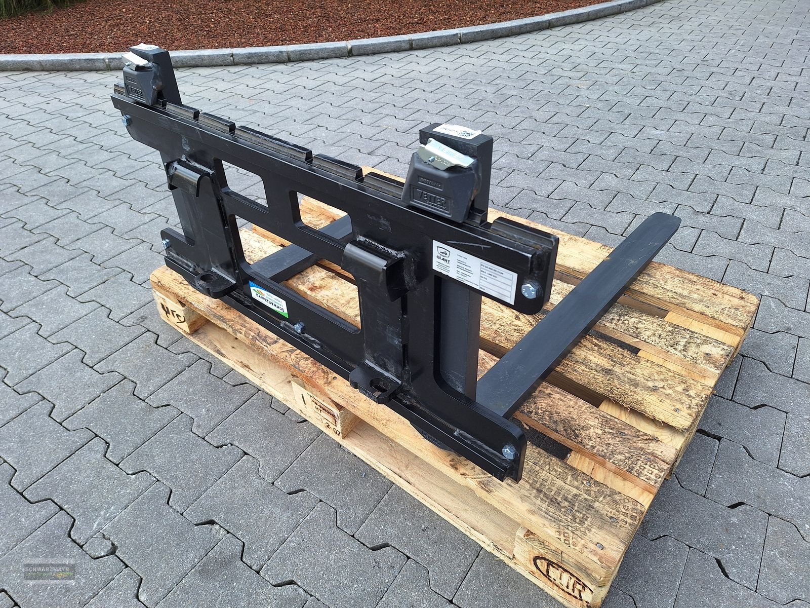 Ladeschaufel des Typs GiANT Palettengabel 950mm, Neumaschine in Aurolzmünster (Bild 2)