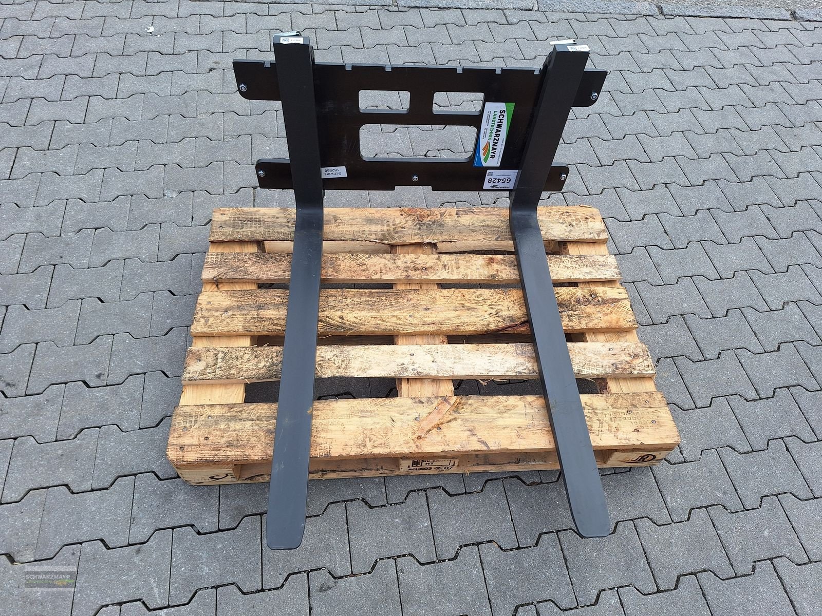 Ladeschaufel des Typs GiANT Palettengabel 950mm, Neumaschine in Aurolzmünster (Bild 9)