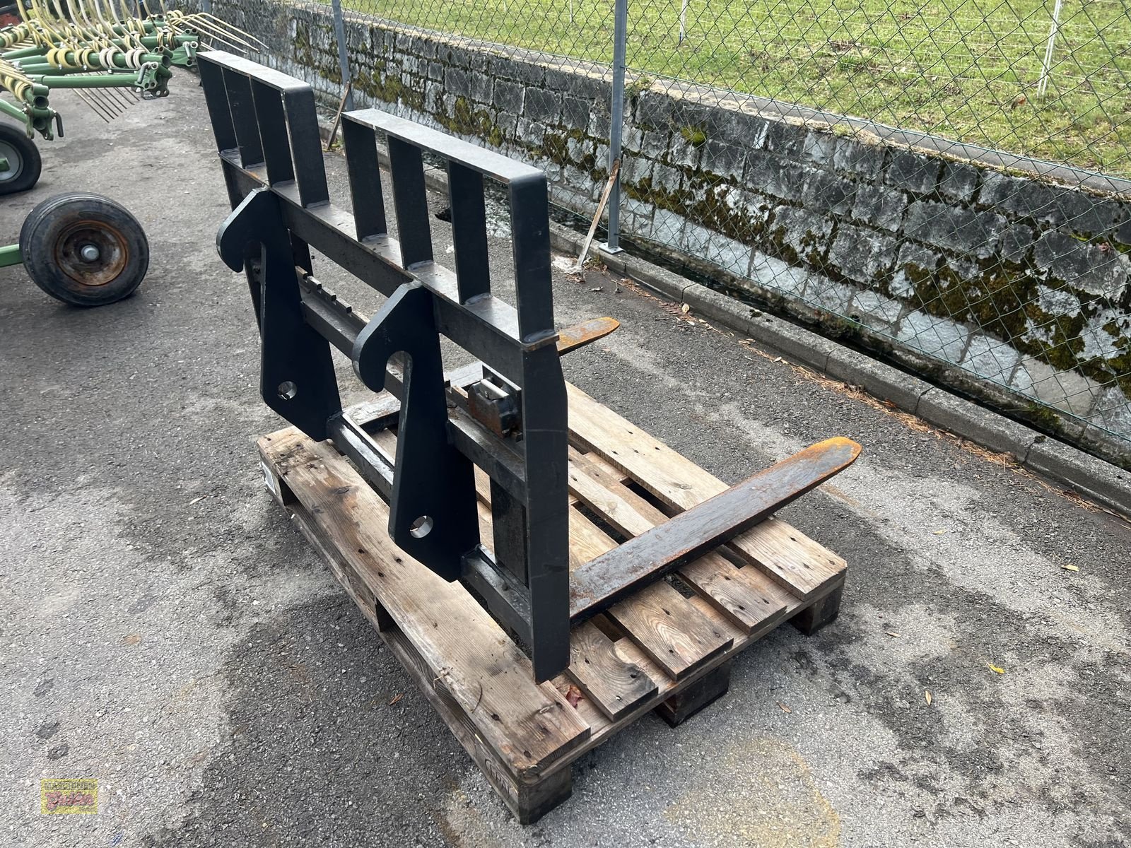 Ladeschaufel des Typs GiANT Palettengabel mit Giant - Aufnahme, Gebrauchtmaschine in Kötschach (Bild 7)