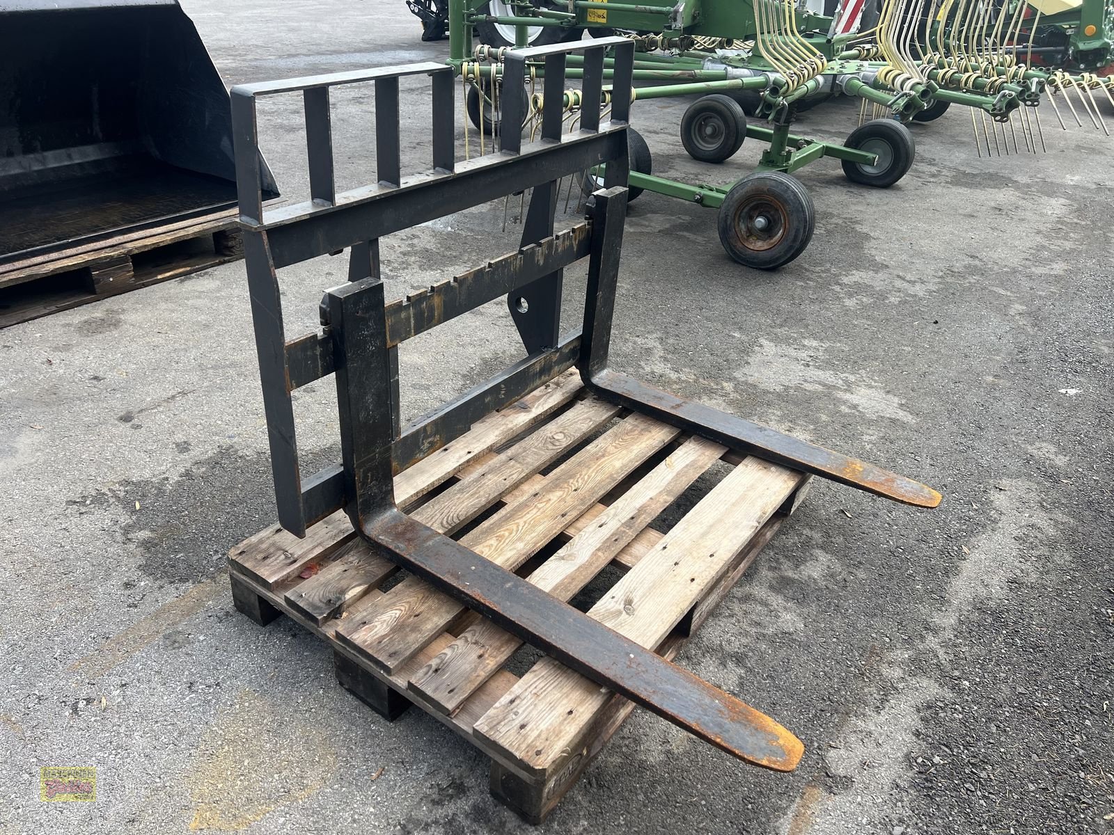 Ladeschaufel des Typs GiANT Palettengabel mit Giant - Aufnahme, Gebrauchtmaschine in Kötschach (Bild 5)