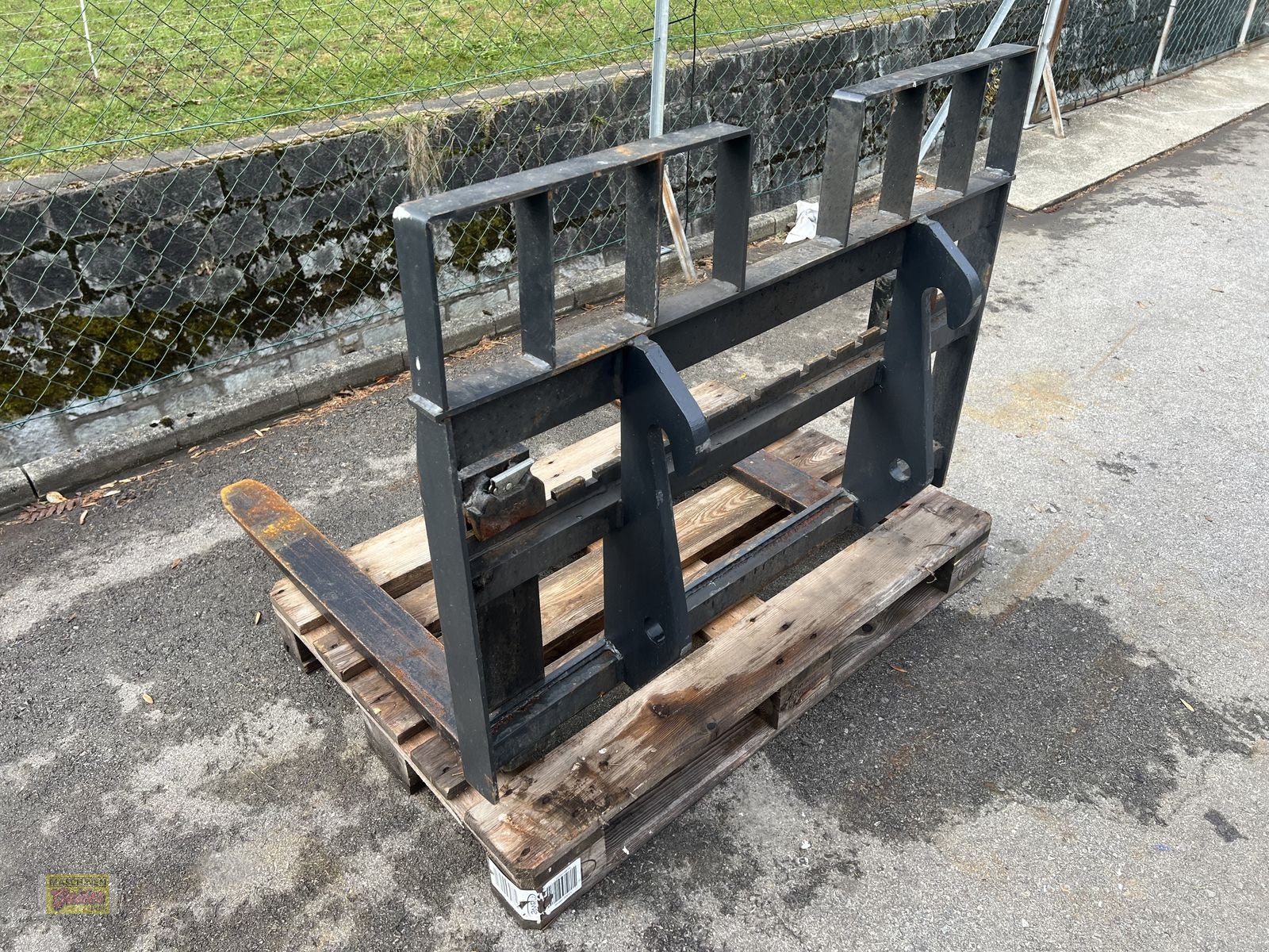 Ladeschaufel des Typs GiANT Palettengabel mit Giant - Aufnahme, Gebrauchtmaschine in Kötschach (Bild 2)