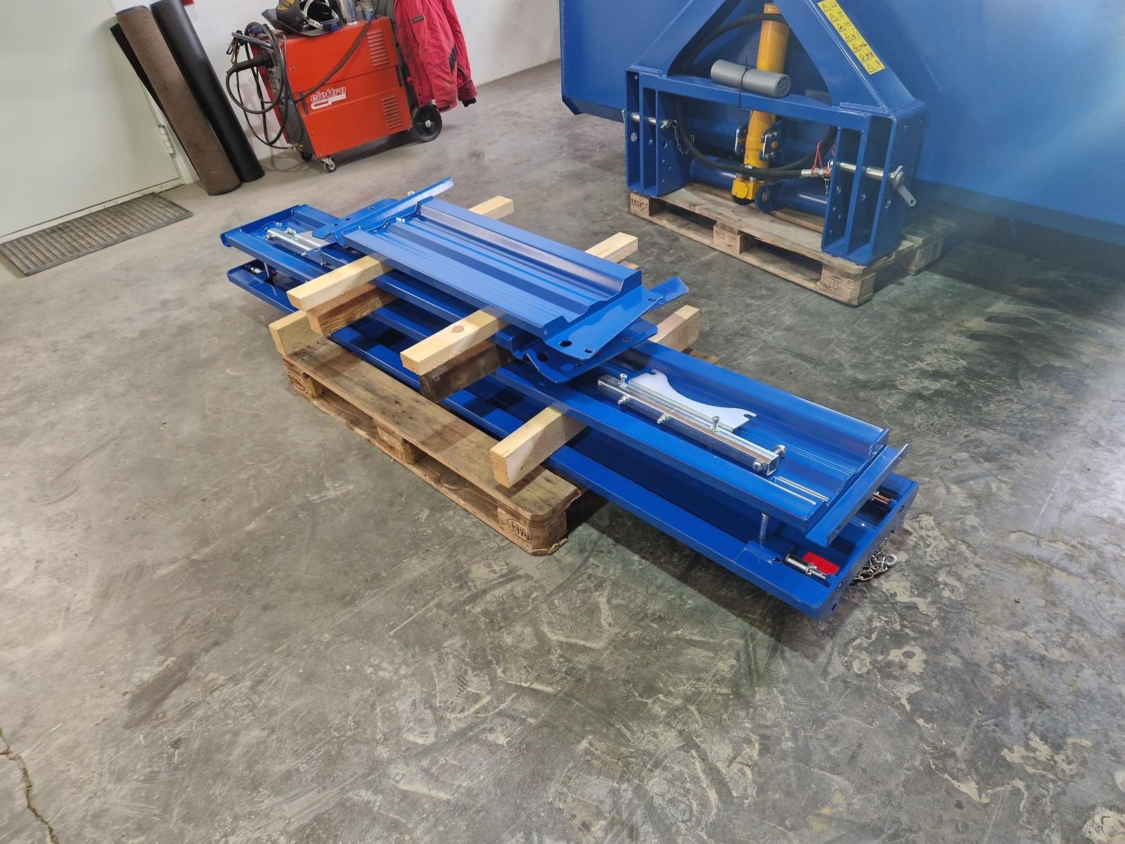 Ladeschaufel des Typs Göweil Aufsatzbordwände für GHU12/GHK, Neumaschine in Grünbach (Bild 1)