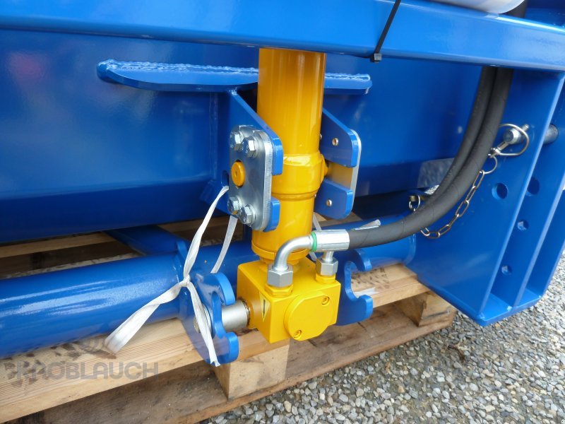 Ladeschaufel des Typs Göweil Hochkippschaufel Heckschaufel GHU 10 / 2000, Neumaschine in Ravensburg (Bild 12)