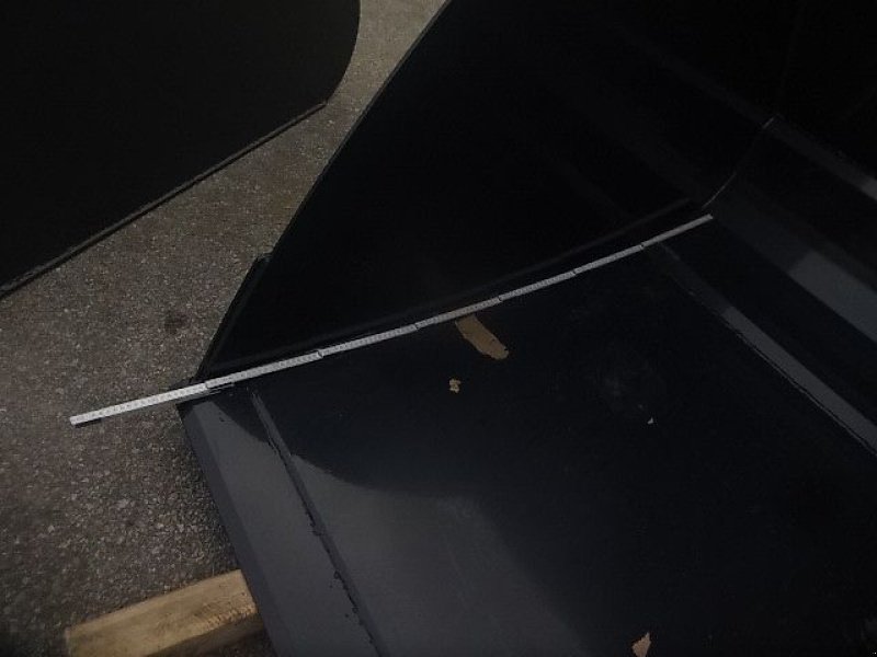 Ladeschaufel des Typs H-L-M XXXL- Big Volumenschaufel Größe 3 XL  - Breiten 1,8 Meter  2- Meter - 2,2 Meter -2,4 Meter- 2,5 Meter // Euro SW Anbau, Neumaschine in Neureichenau (Bild 15)