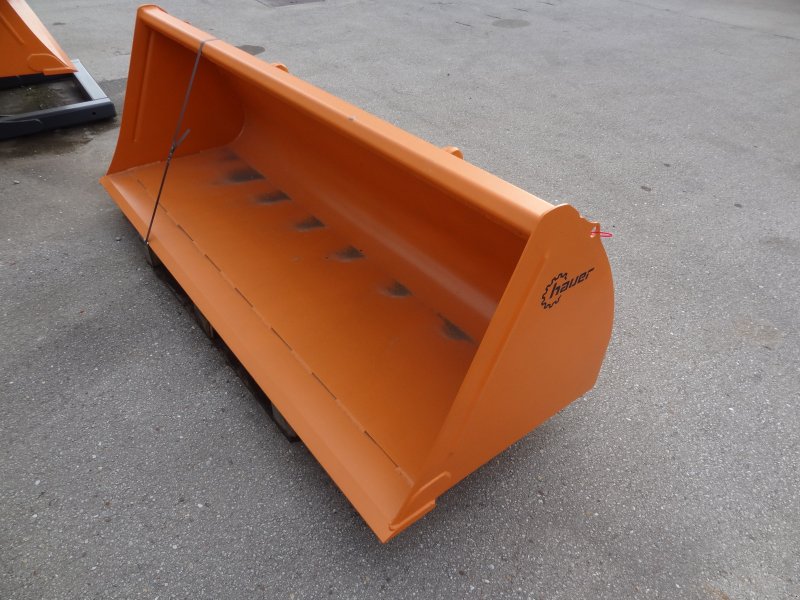 Ladeschaufel des Typs Hauer Erdschaufel, Neumaschine in St.Andrä-Wördern (Bild 1)