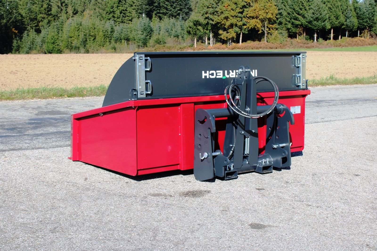 Ladeschaufel des Typs InterTech Heckchaufel, Kippmulde 2200 HD+, Neumaschine in Neukirchen am Walde  (Bild 9)