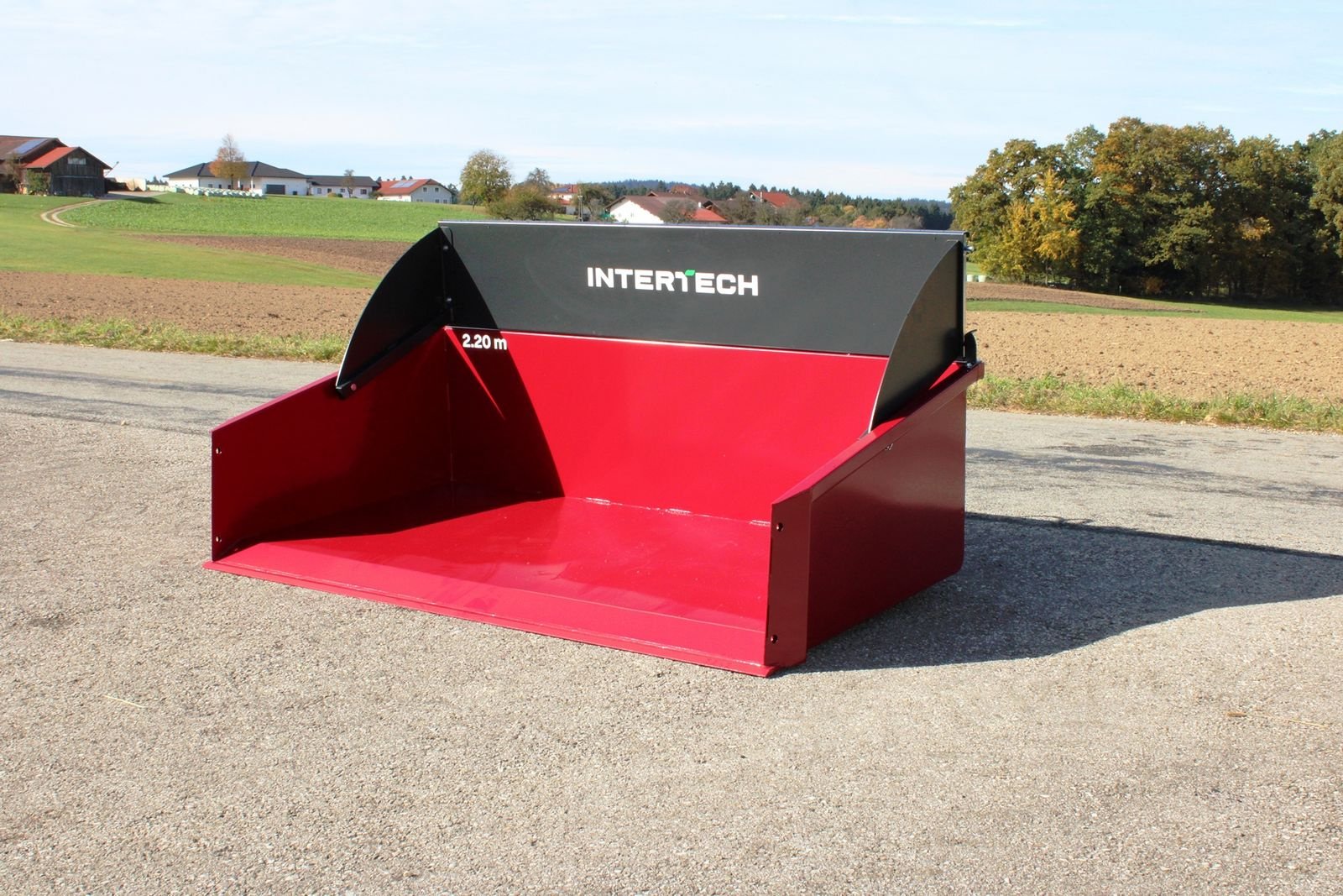 Ladeschaufel des Typs InterTech Heckchaufel, Kippmulde 2200 HD+, Neumaschine in Neukirchen am Walde  (Bild 2)