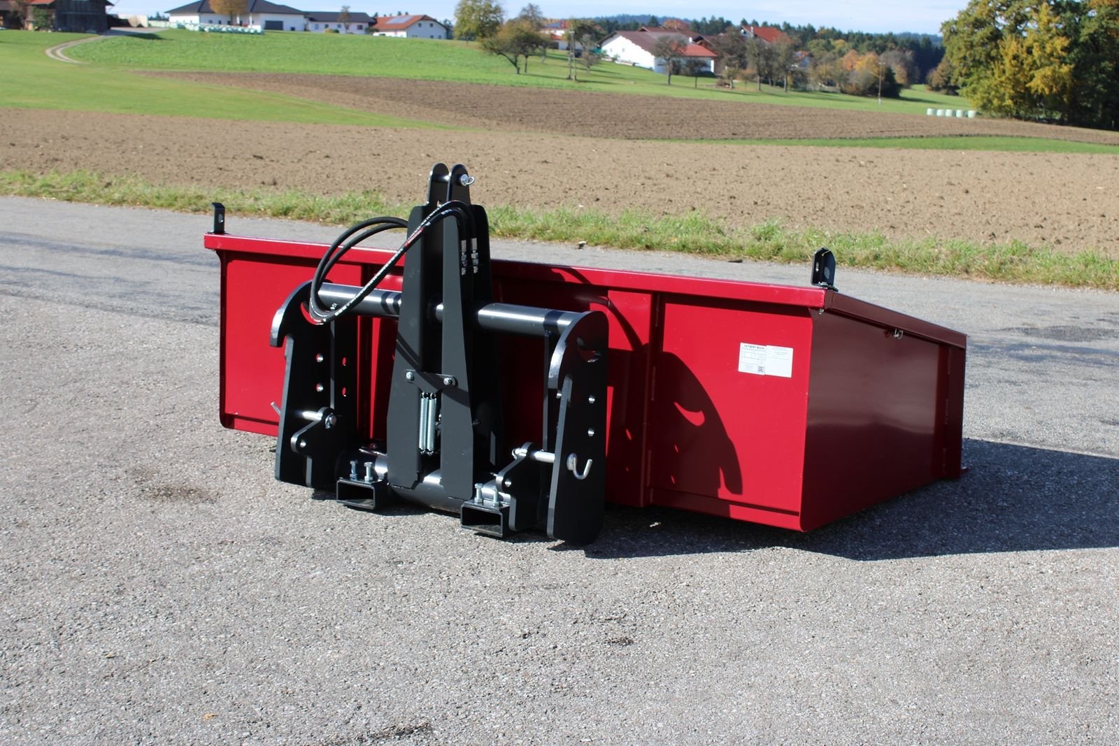 Ladeschaufel des Typs InterTech Heckchaufel, Kippmulde 2200 HD+, Neumaschine in Neukirchen am Walde  (Bild 8)