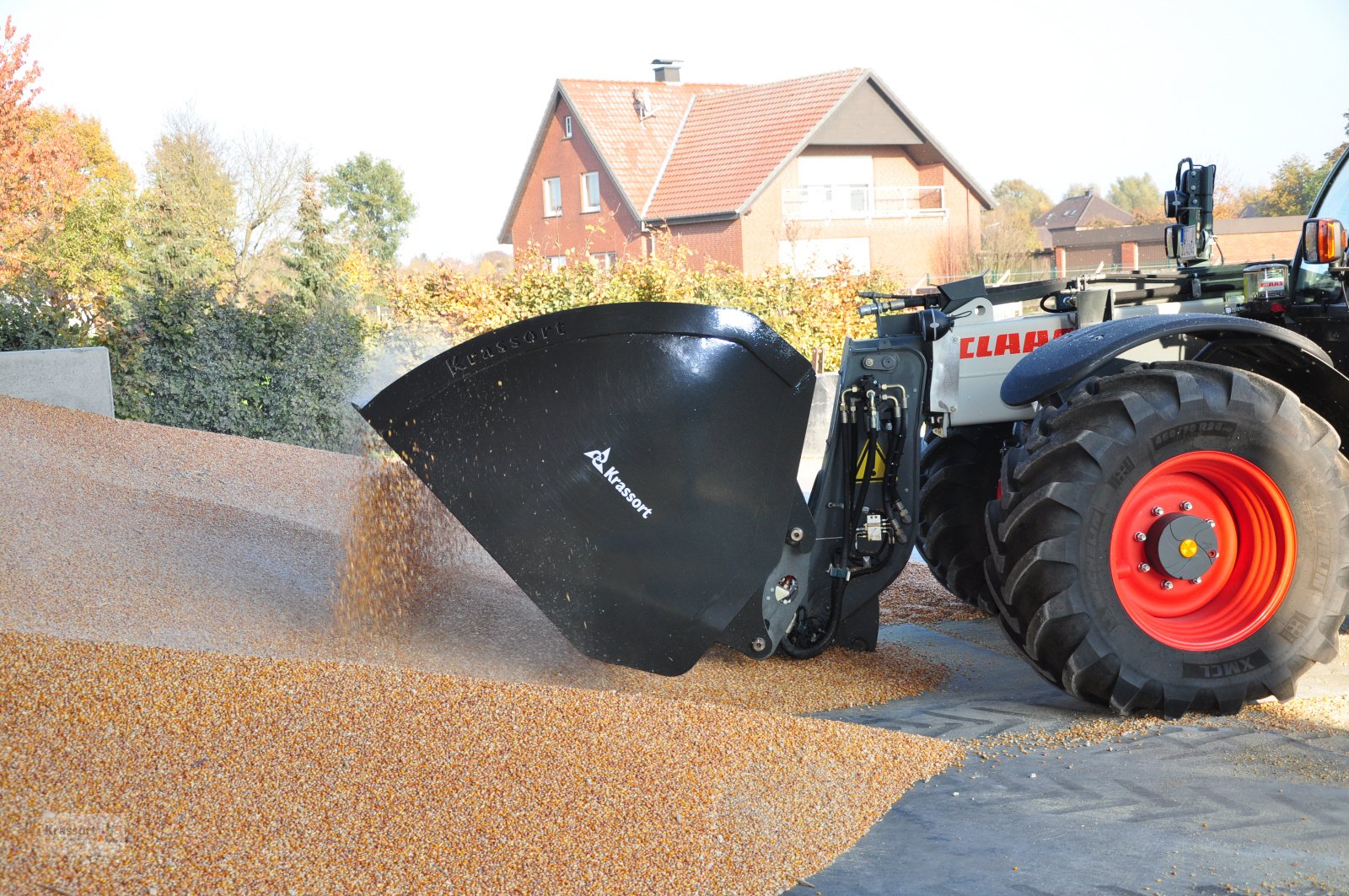 Ladeschaufel des Typs Krassort Getreide / Volumenschaufel, Neumaschine in Sassenberg (Bild 8)