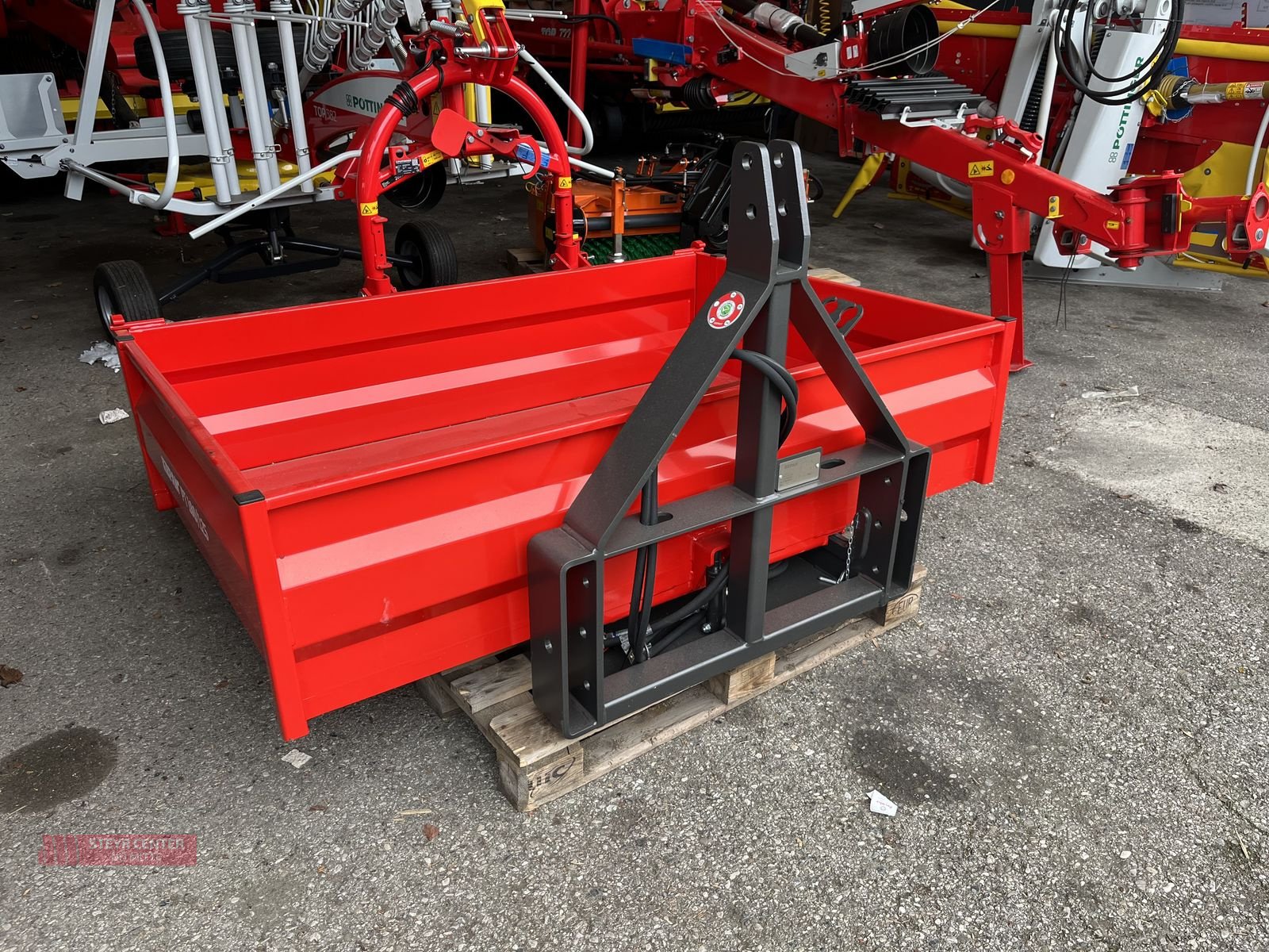 Ladeschaufel des Typs Krpan Kippmulde PT 180/125, Neumaschine in St. Pölten (Bild 3)