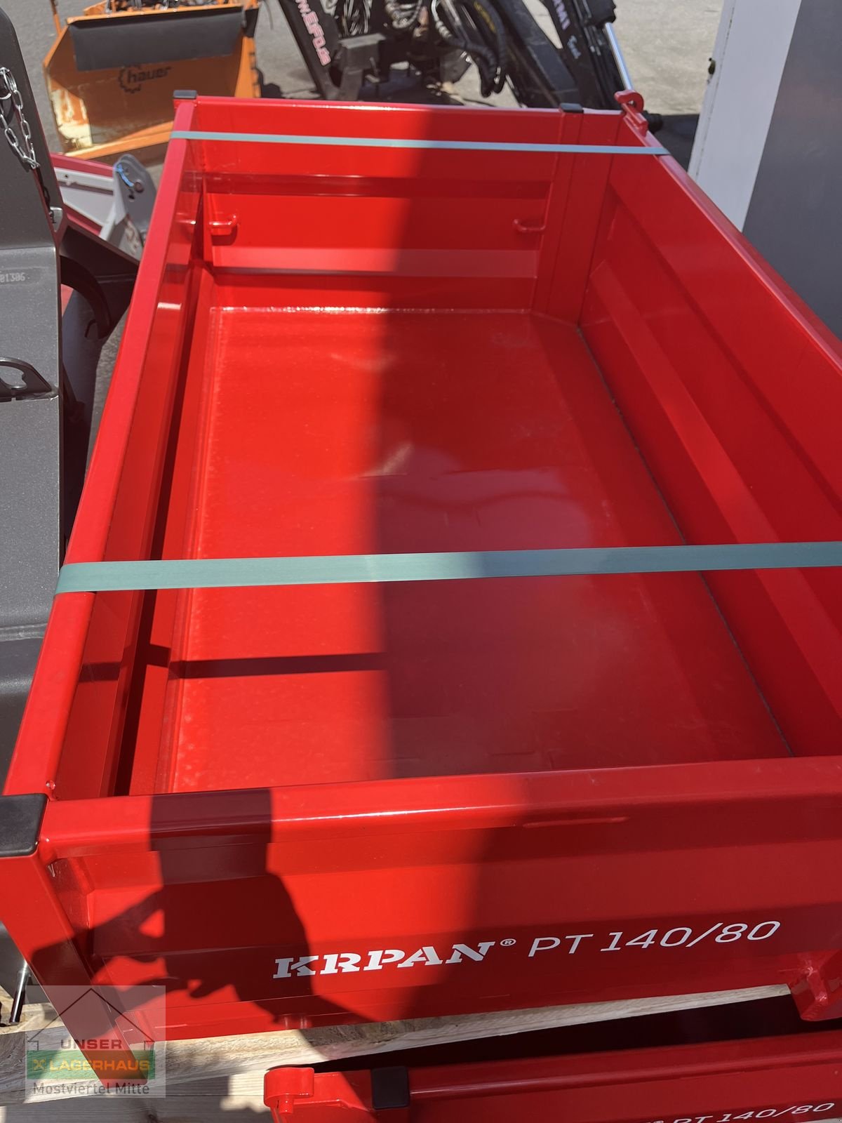 Ladeschaufel des Typs Krpan PT 140/80, Neumaschine in Bergland (Bild 2)