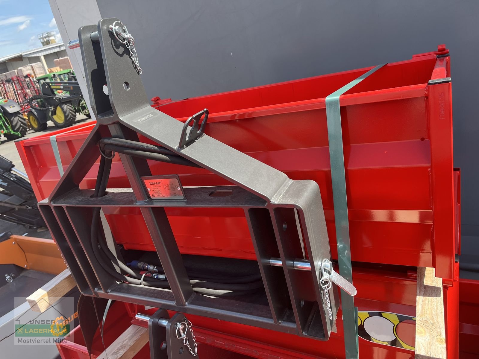 Ladeschaufel des Typs Krpan PT 140/80, Neumaschine in Bergland (Bild 3)