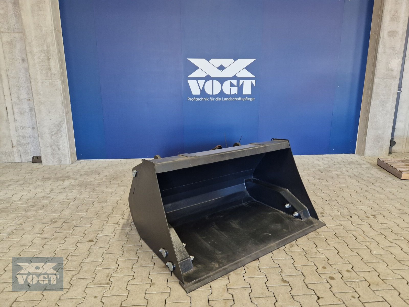 Ladeschaufel des Typs MDB HKS 160 Hydr. Hochkippschaufel für Geräteträger /Mähraupe /Funkraupe, Neumaschine in Schmallenberg (Bild 1)