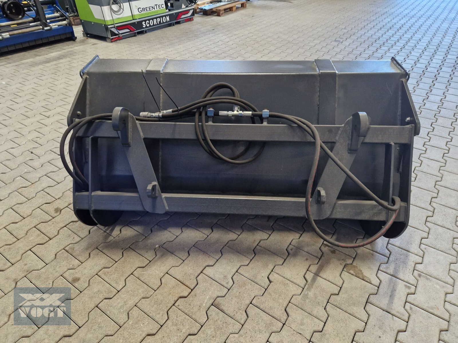 Ladeschaufel des Typs MDB HKS 160 Hydr. Hochkippschaufel für Geräteträger /Mähraupe /Funkraupe, Neumaschine in Schmallenberg (Bild 4)