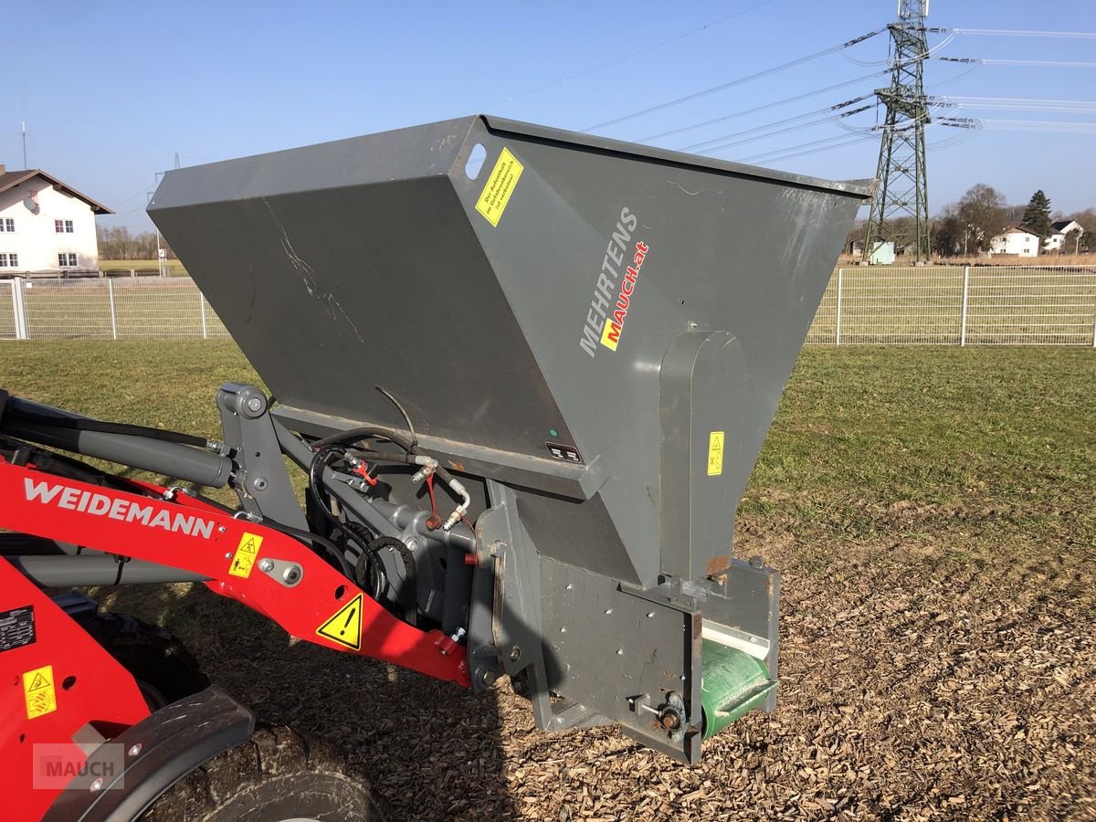 Ladeschaufel des Typs Mehrtens Einstreugerät 1401, Neumaschine in Burgkirchen (Bild 3)