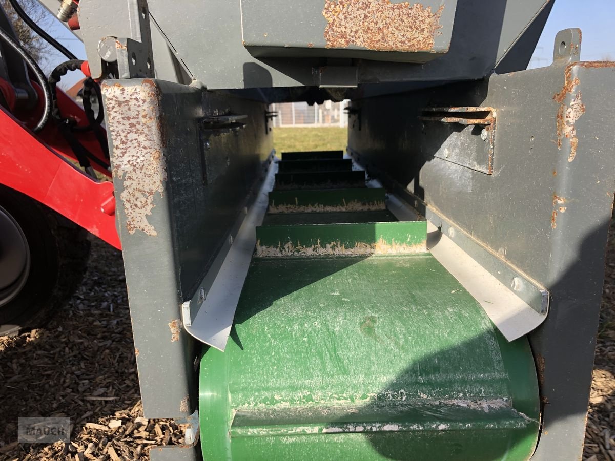 Ladeschaufel des Typs Mehrtens Einstreugerät 1401, Neumaschine in Burgkirchen (Bild 4)