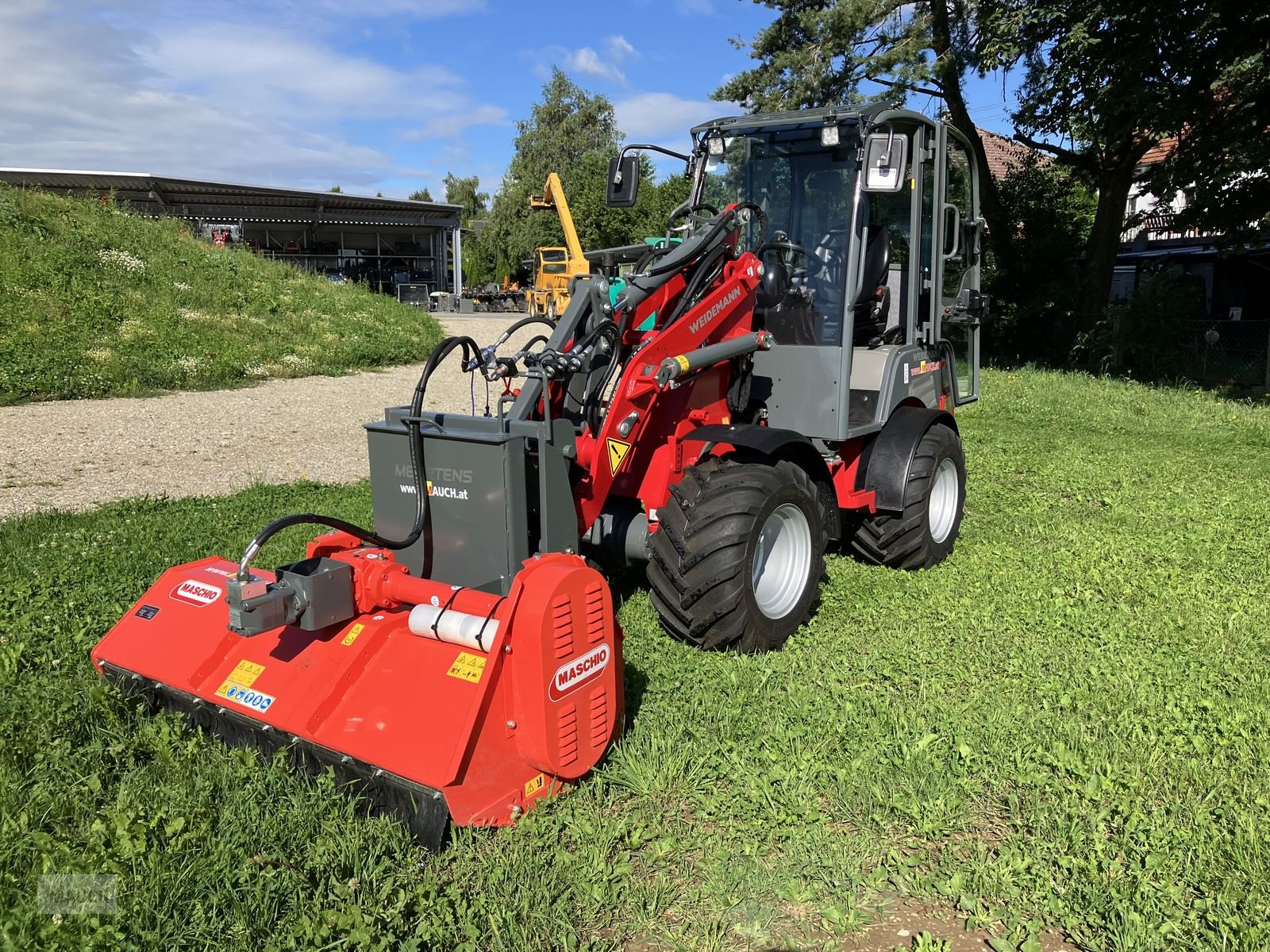 Ladeschaufel of the type Mehrtens Schlegelmulcher, Neumaschine in Burgkirchen (Picture 4)