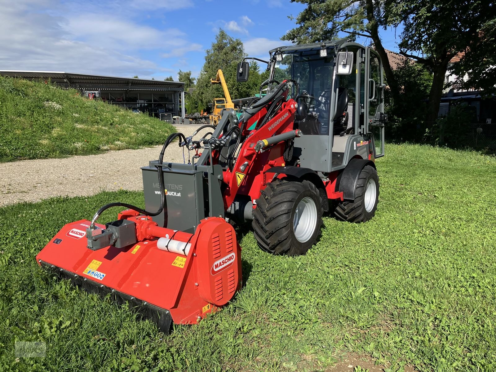 Ladeschaufel of the type Mehrtens Schlegelmulcher, Neumaschine in Burgkirchen (Picture 1)