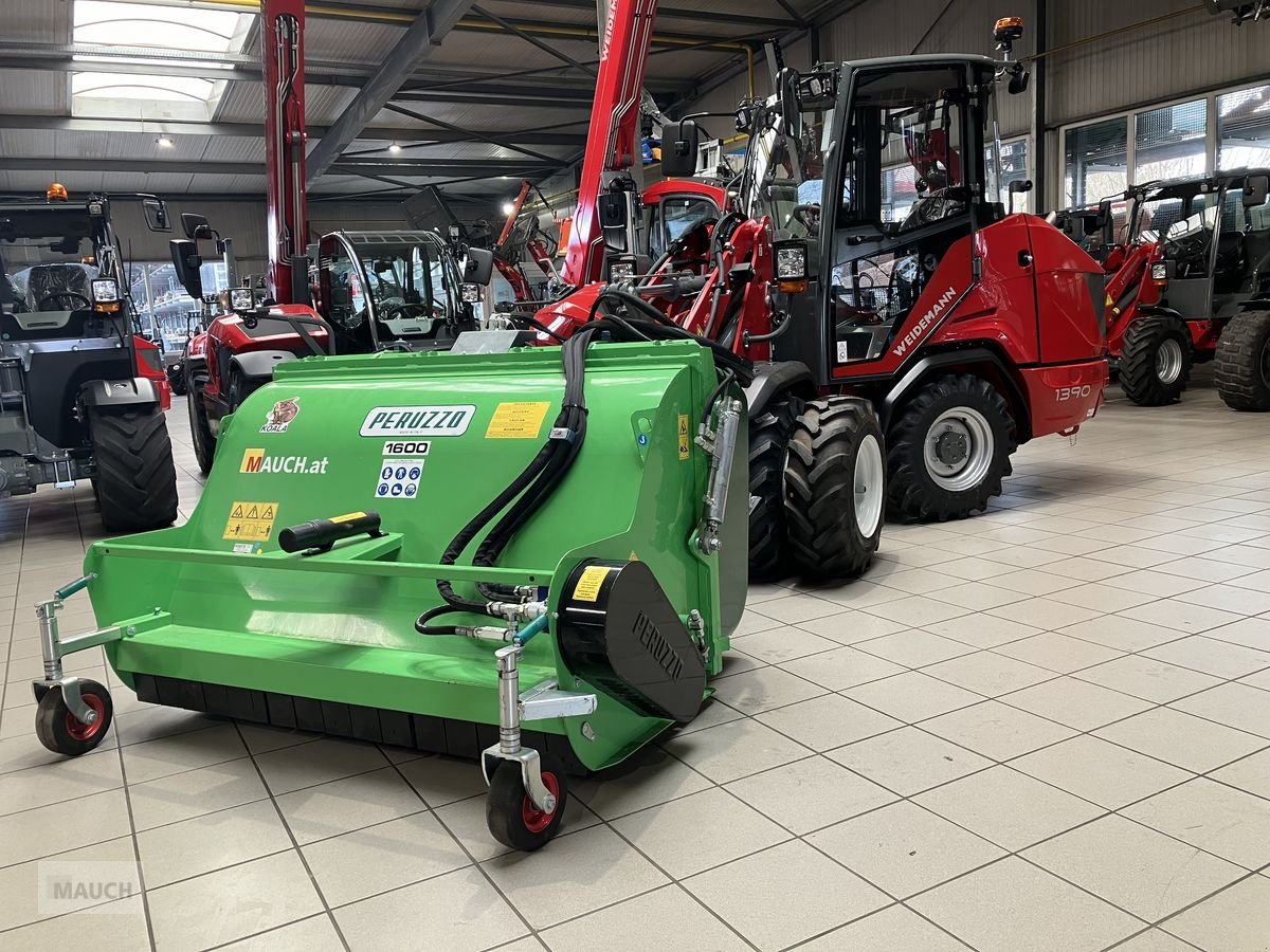 Ladeschaufel des Typs Peruzzo Schlegelmäher mit Sammelwanne, Neumaschine in Burgkirchen (Bild 1)