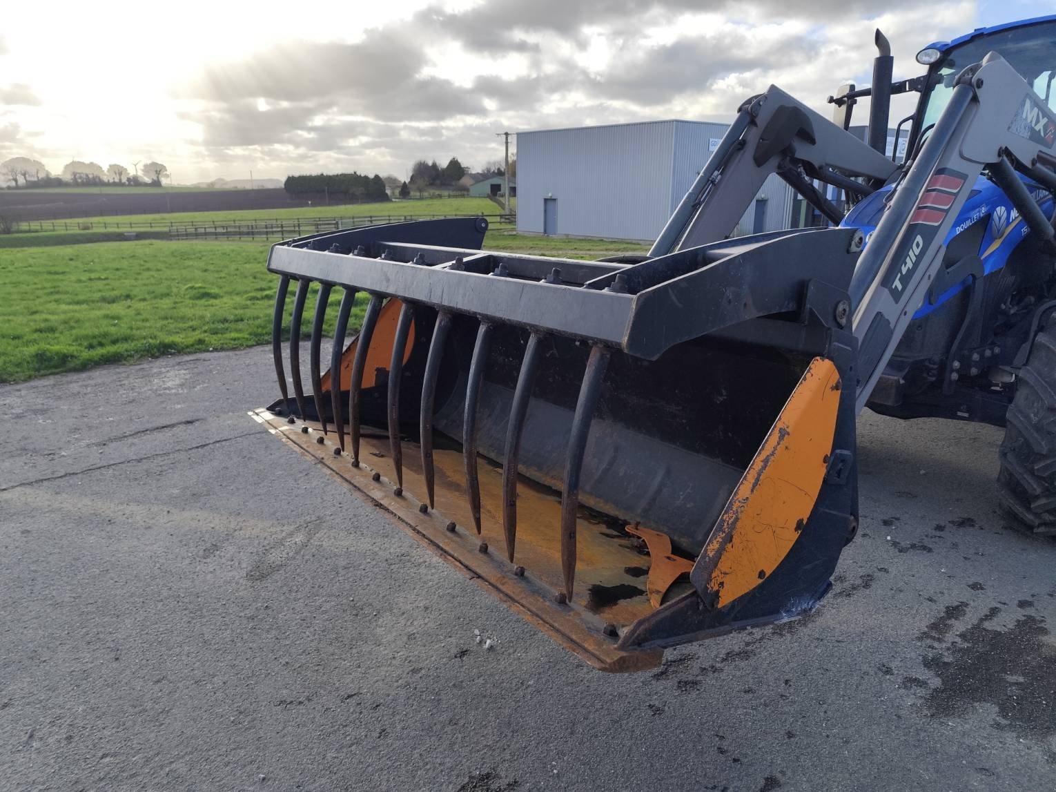 Ladeschaufel del tipo Quicke GODET MULTI SERVICE, Gebrauchtmaschine In Le Horps (Immagine 2)