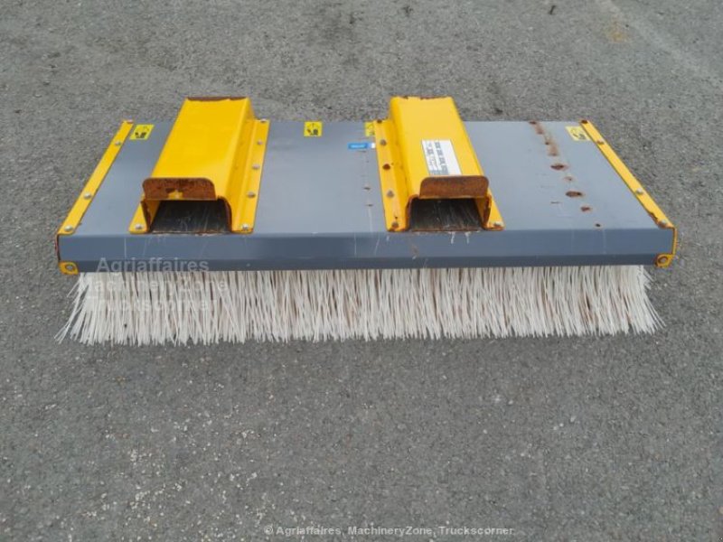 Ladeschaufel des Typs Rabaud BALAI, Gebrauchtmaschine in ANTIGNY (Bild 1)