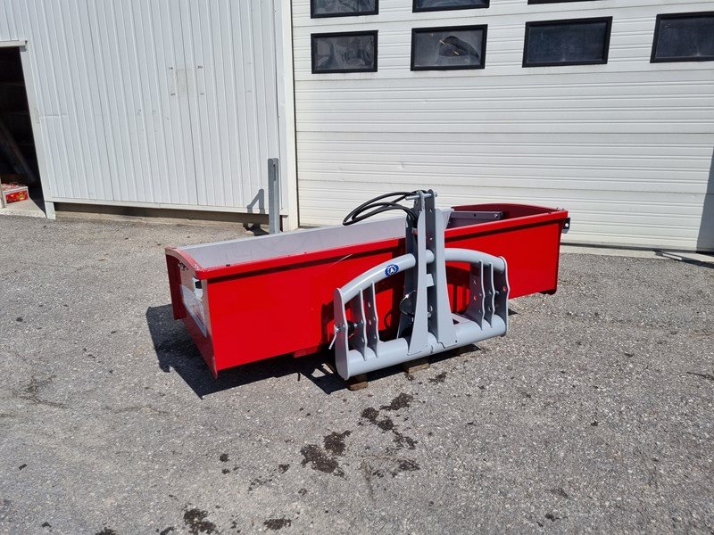 Ladeschaufel des Typs Rosensteiner Judo 220 D Hochkippschaufel, Neumaschine in Chur (Bild 3)