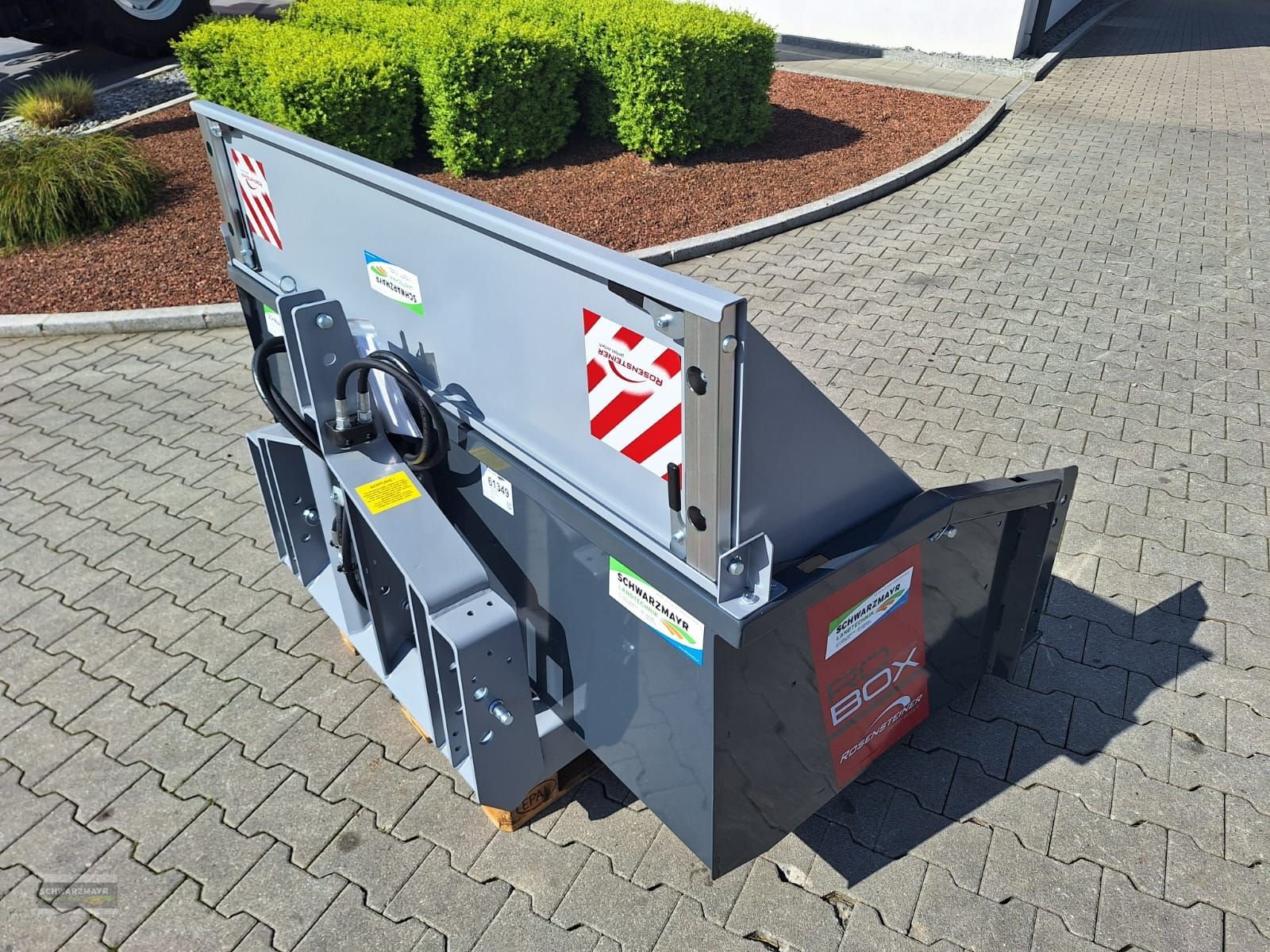 Ladeschaufel des Typs Rosensteiner RoBox 10-180, Neumaschine in Aurolzmünster (Bild 18)