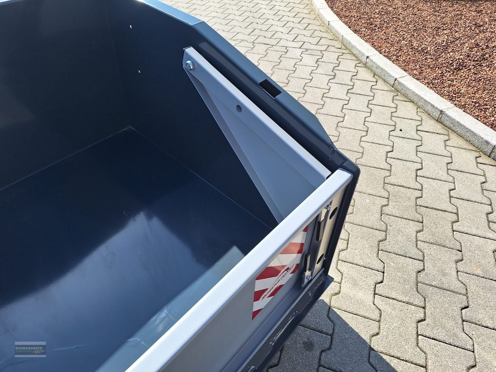 Ladeschaufel des Typs Rosensteiner RoBox 10-180, Neumaschine in Aurolzmünster (Bild 14)