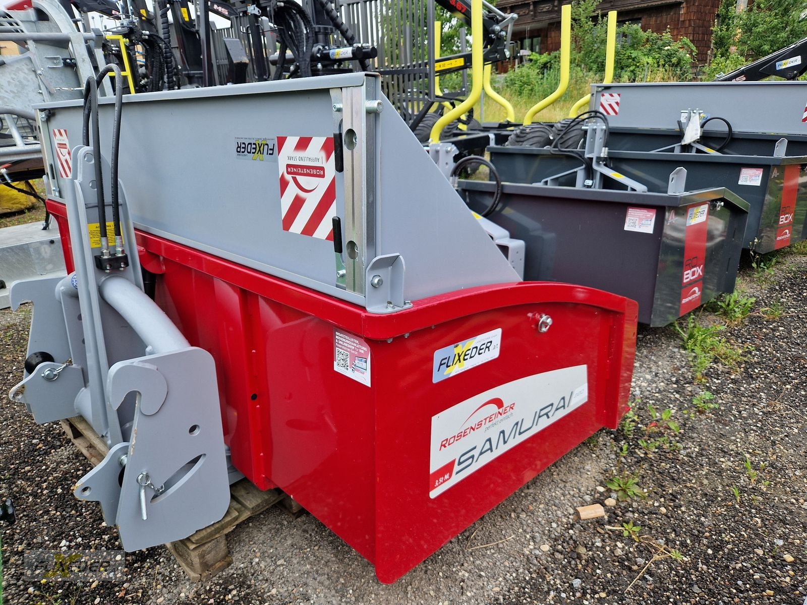 Ladeschaufel des Typs Rosensteiner Samurai 220 D mit Euro Aufname, Neumaschine in Pattigham (Bild 1)