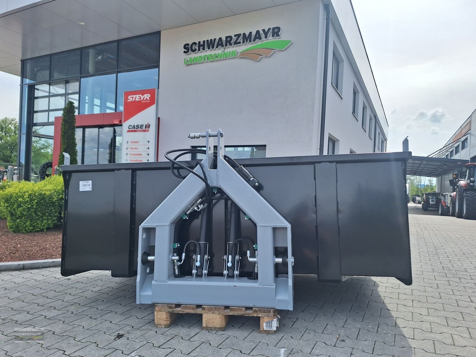 Ladeschaufel des Typs Rosensteiner Sumo 250D, Neumaschine in Gampern (Bild 2)