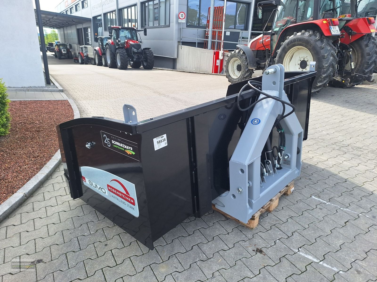 Ladeschaufel des Typs Rosensteiner Sumo 250D, Neumaschine in Gampern (Bild 3)