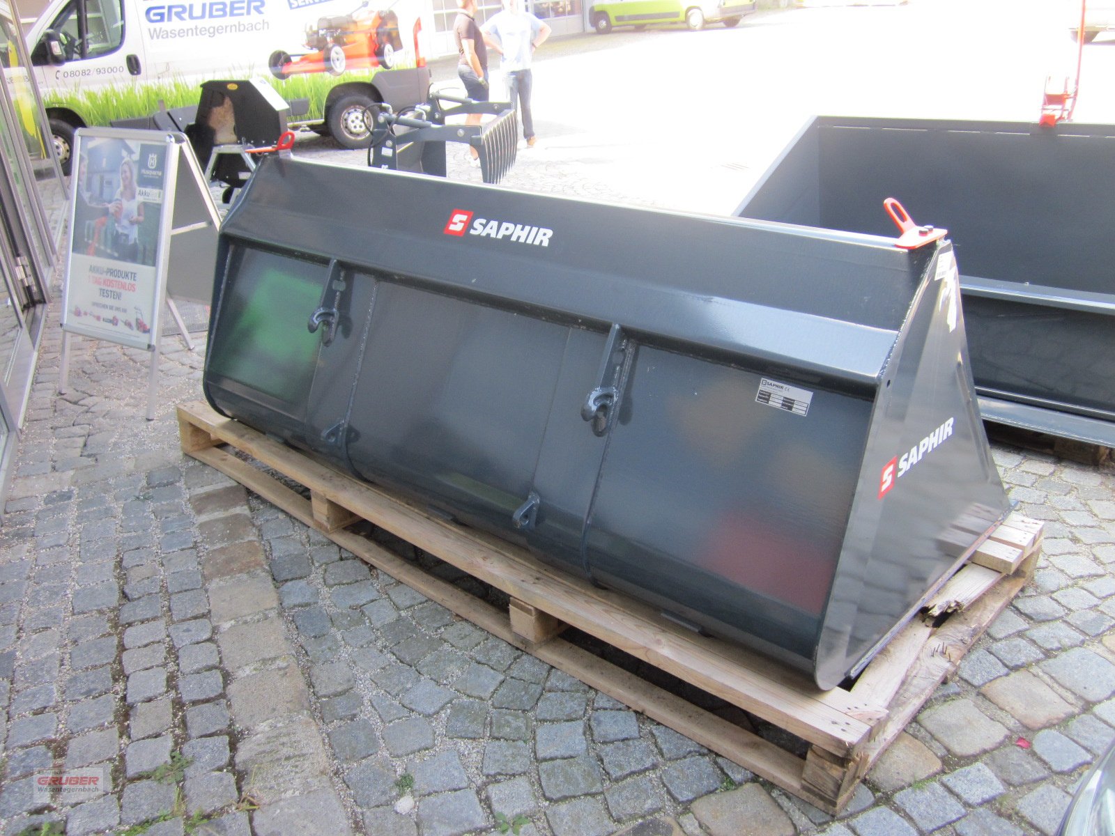 Ladeschaufel des Typs Saphir LG 24+ Großraumschaufel, Neumaschine in Dorfen (Bild 3)