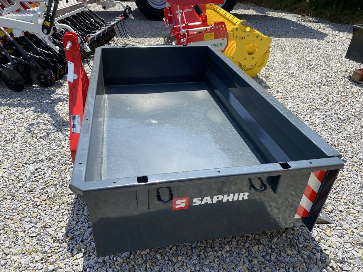 Ladeschaufel des Typs Saphir TLH 200, Neumaschine in Senftenbach (Bild 5)